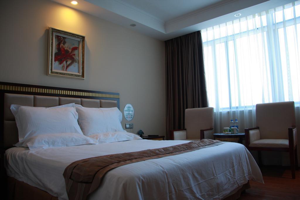 Greentree Inn Guangdong Shantou Chengjiang Road Business Hotel Dış mekan fotoğraf