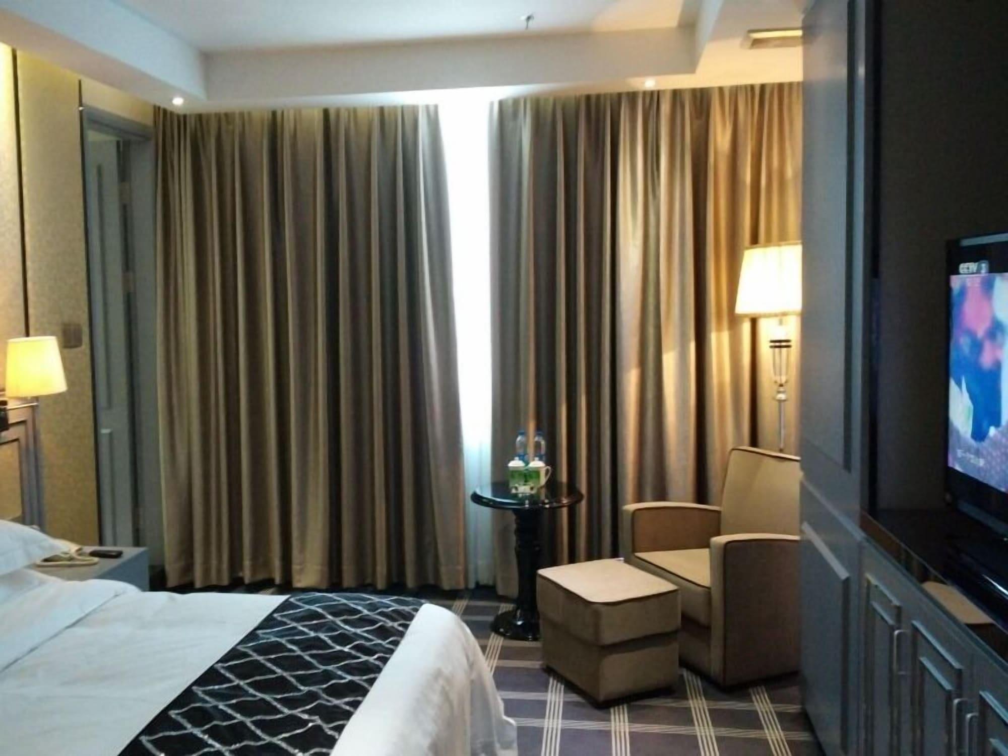 Greentree Inn Guangdong Shantou Chengjiang Road Business Hotel Dış mekan fotoğraf
