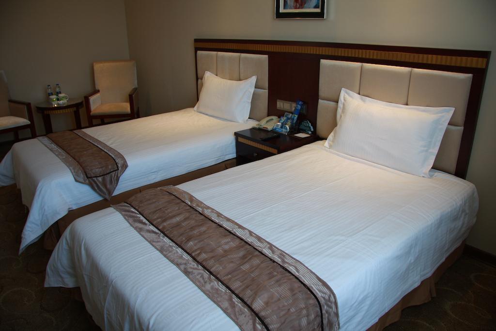 Greentree Inn Guangdong Shantou Chengjiang Road Business Hotel Dış mekan fotoğraf