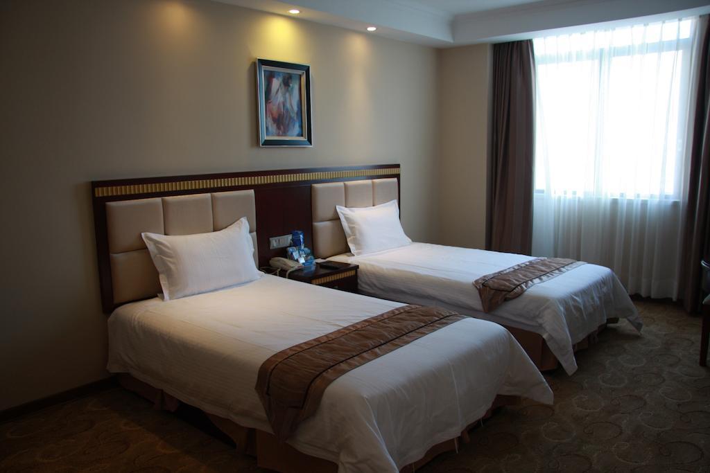 Greentree Inn Guangdong Shantou Chengjiang Road Business Hotel Dış mekan fotoğraf
